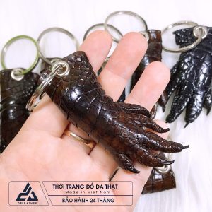 Móc khóa chân cá sấu thật 100%