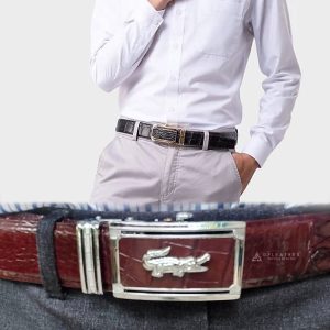 Đeo thắt lưng da cá sấu phong cách và lịch lãm khi ra đường